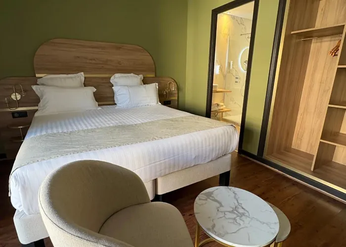 Hotel Chris\'tel