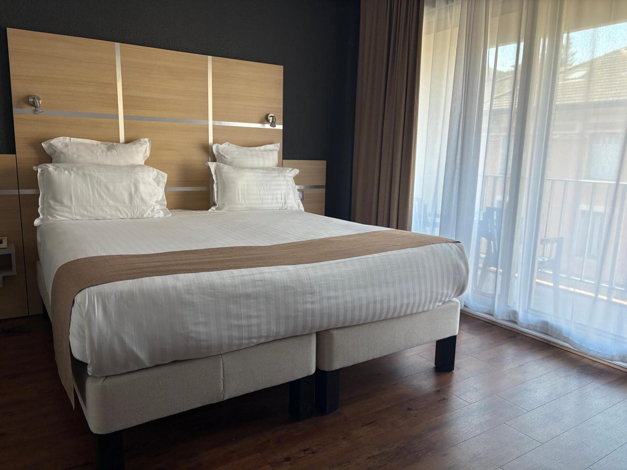 Cit'hotel Le Chris'tel Et Restaurant Hotel 3*
