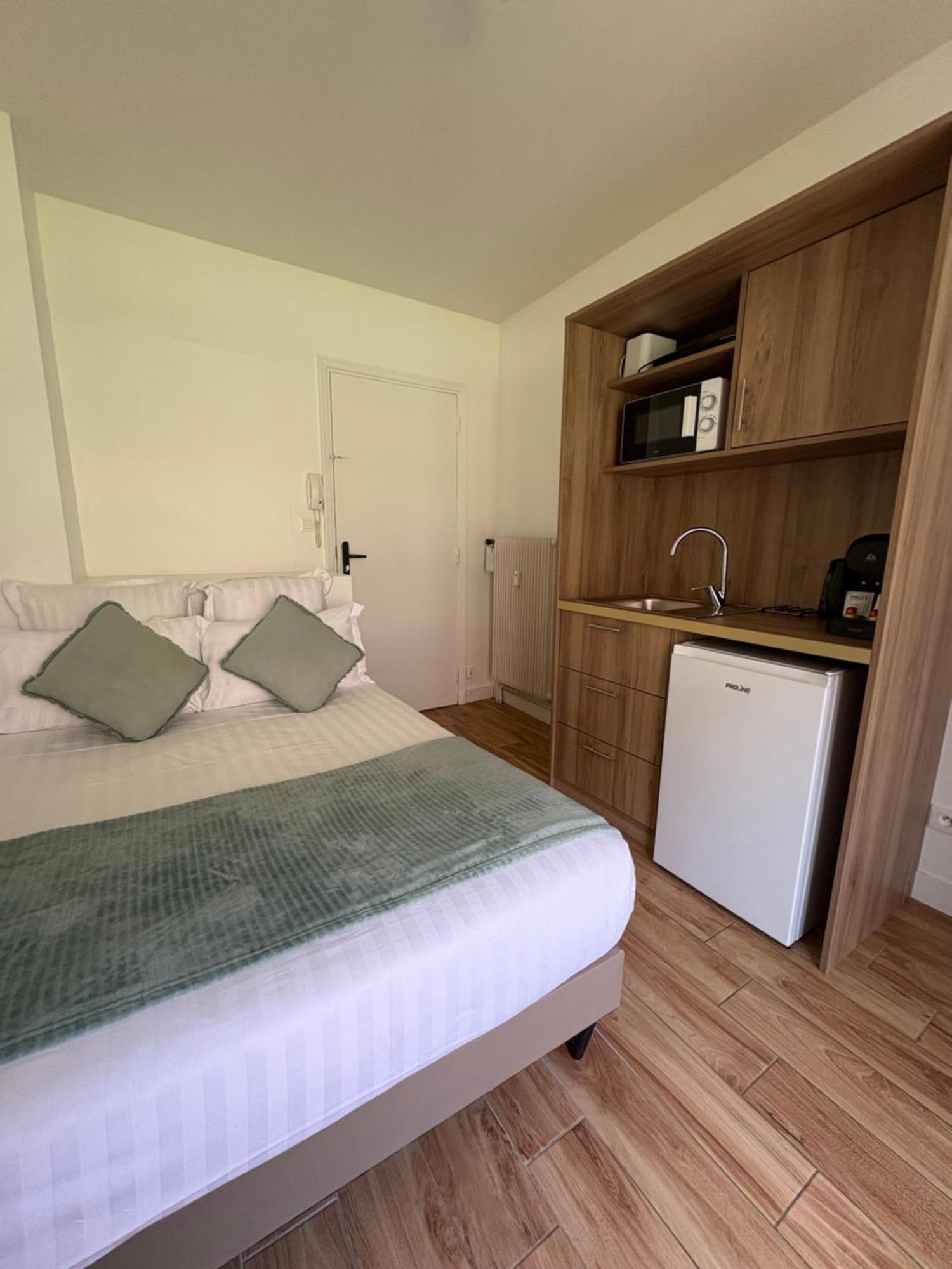 Chris'tel Hotel