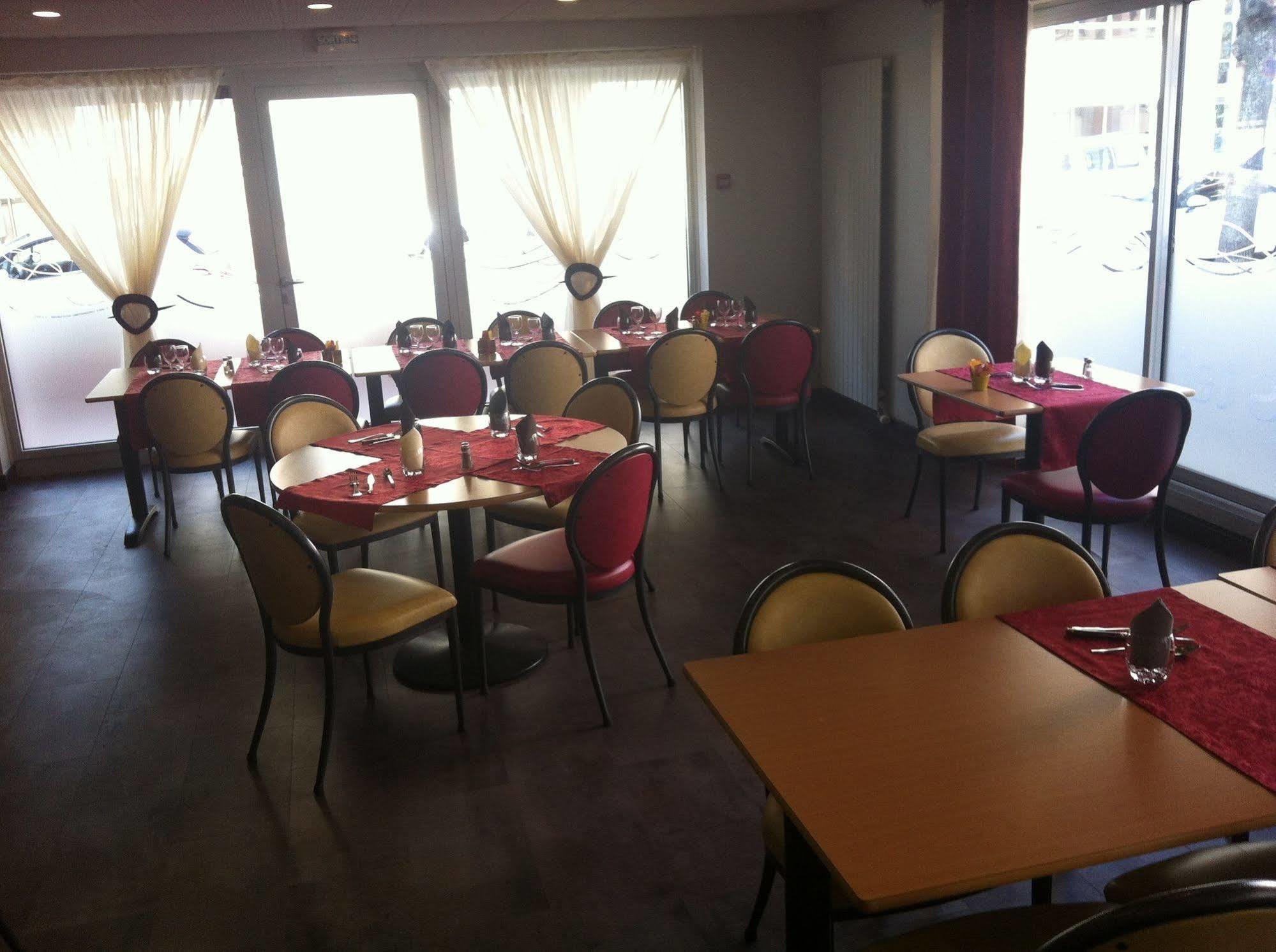 Cit'hotel Le Chris'tel Et Restaurant Hotel 3*